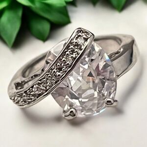 New Designer Cocktail Ring Cubic Zirconia High End Couture 9O